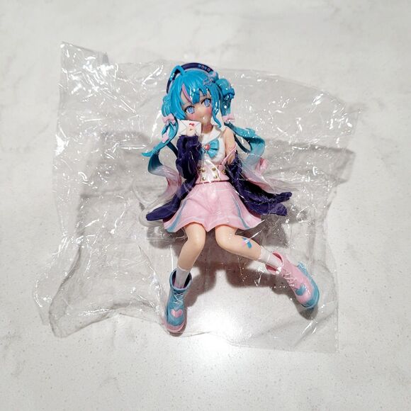 Hatsune Miku Noodle Stopper Figure Loving Blazer 5" Japan New Without BOX - Picture 3 of 12
